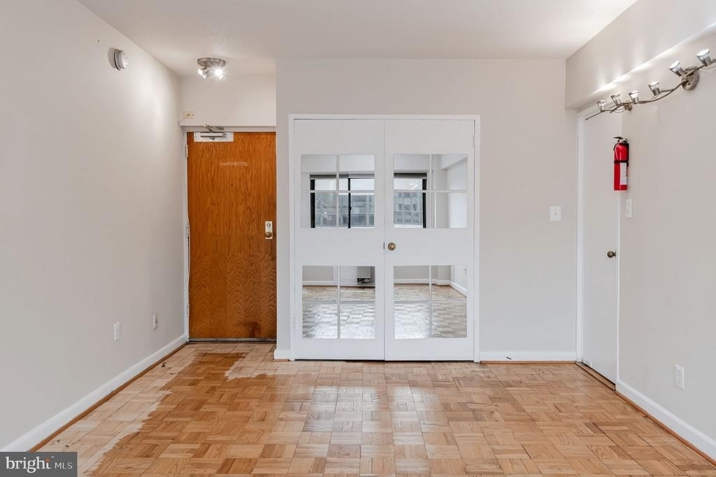 2141 I Street Nw - Photo 2