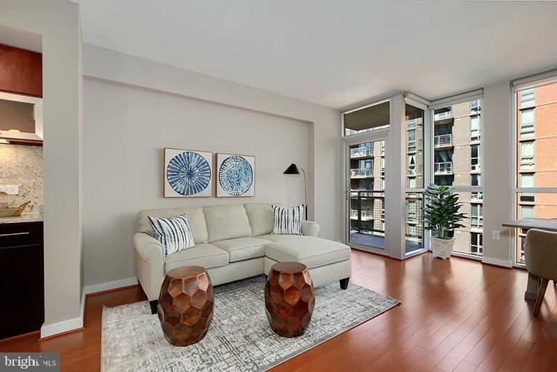1025 1st Street Se - Photo 6