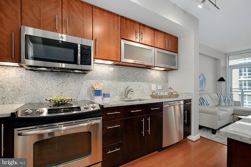 1025 1st Street Se - Photo 4