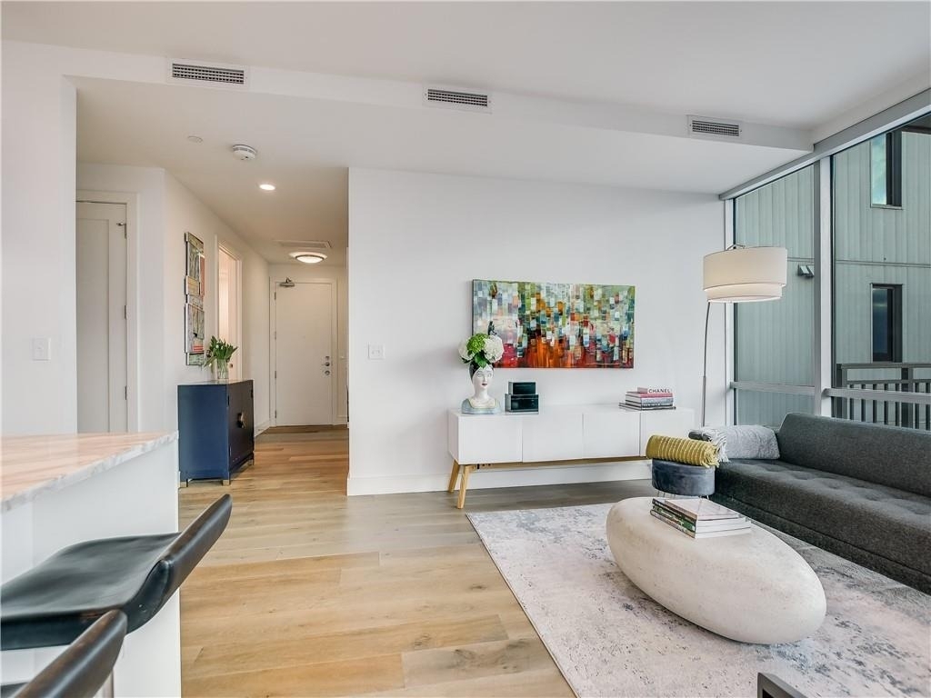 222 West Ave - Photo 4