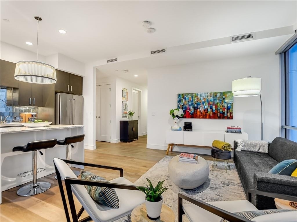 222 West Ave - Photo 8