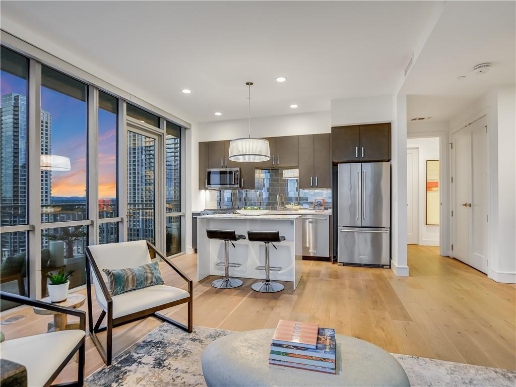222 West Ave - Photo 3