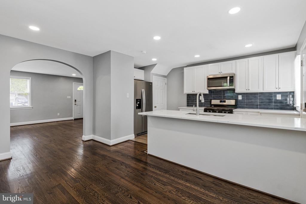 19 Atlantic Street Se - Photo 5