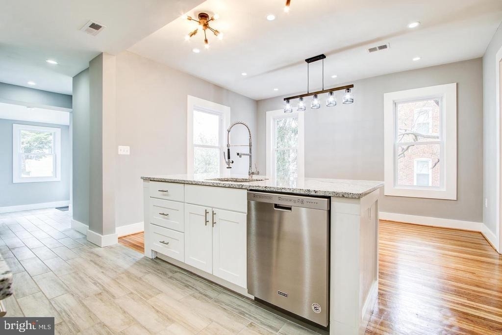 4008 12th Street Ne - Photo 10