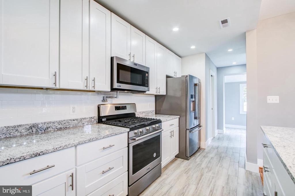 4008 12th Street Ne - Photo 13