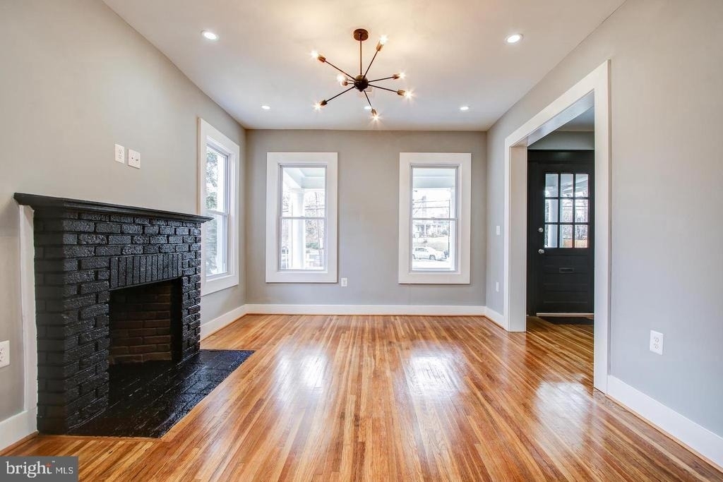 4008 12th Street Ne - Photo 6