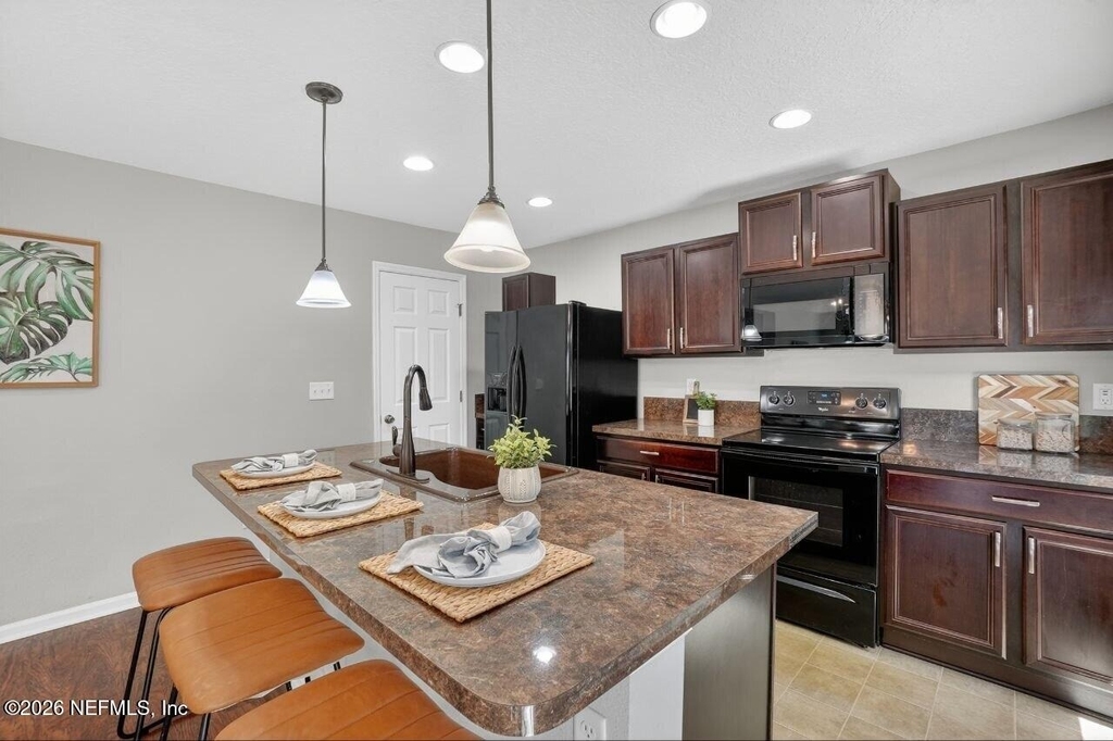 12190 Alexandra Drive - Photo 2