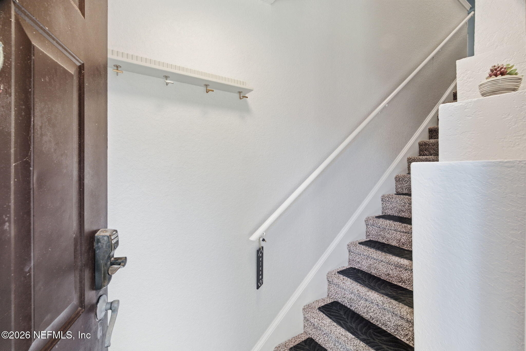 10075 Gate Parkway N - Photo 5
