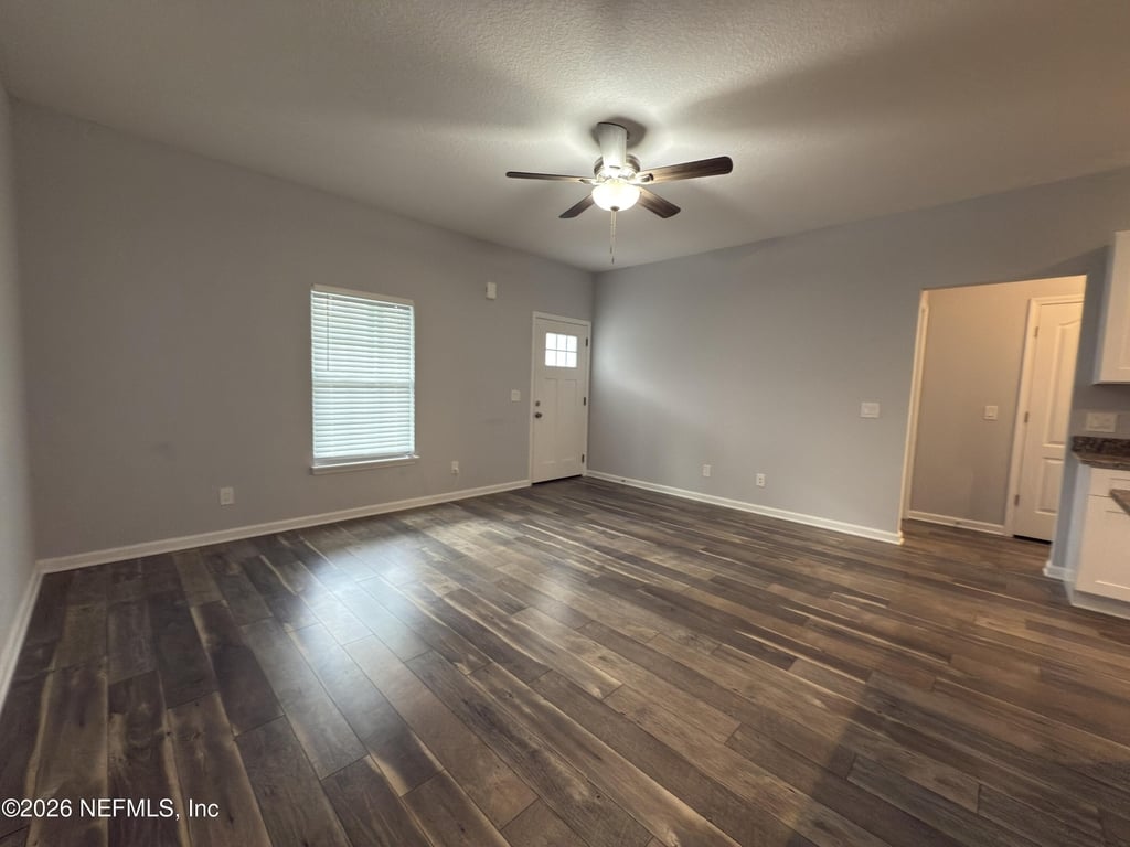 10680 Vaughan Avenue - Photo 2
