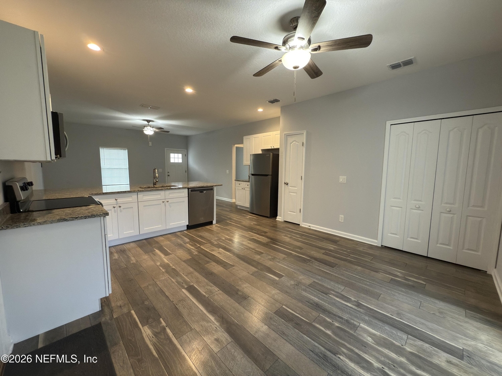 10680 Vaughan Avenue - Photo 6