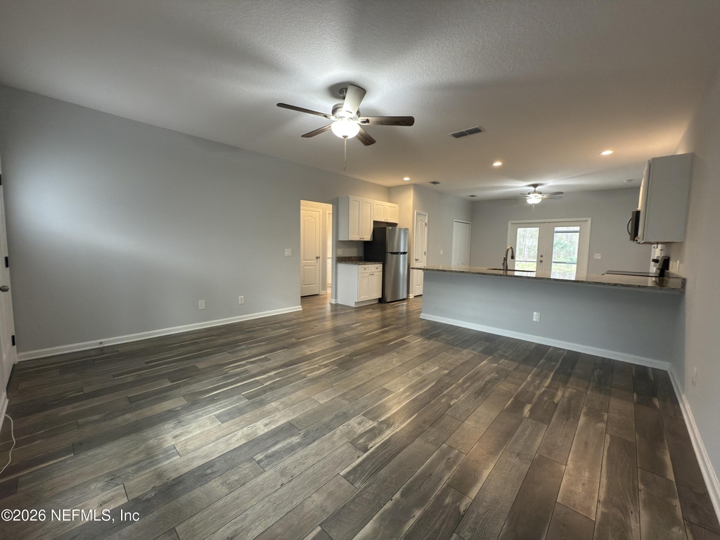 10680 Vaughan Avenue - Photo 3
