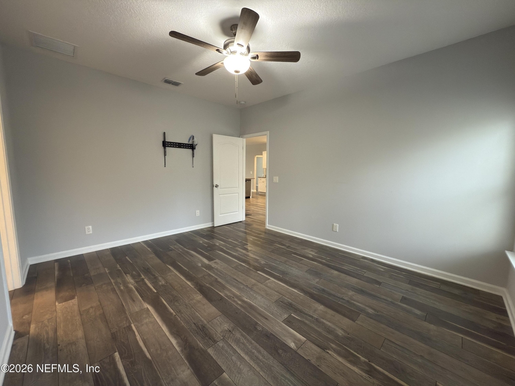 10680 Vaughan Avenue - Photo 8