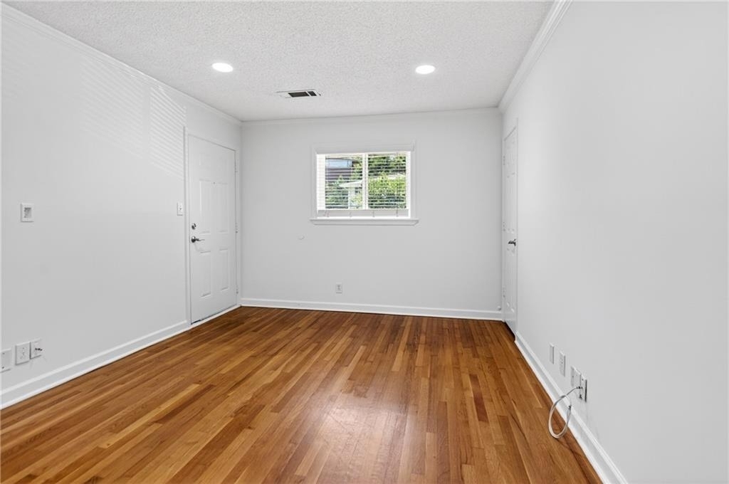 255 Jefferson Place - Photo 6
