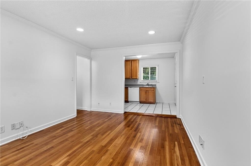 255 Jefferson Place - Photo 8