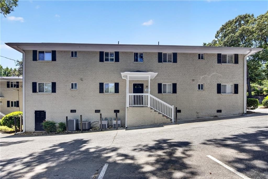 255 Jefferson Place - Photo 14