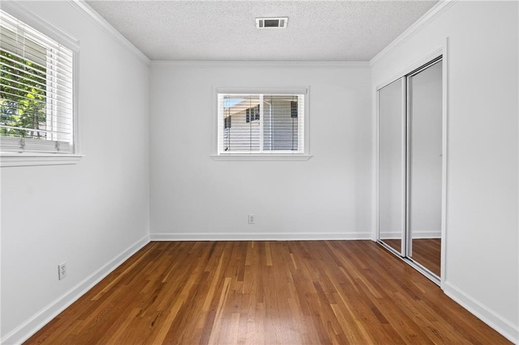 255 Jefferson Place - Photo 13
