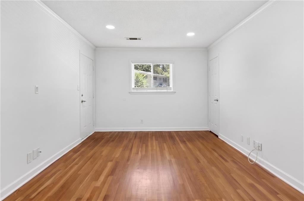 255 Jefferson Place - Photo 4