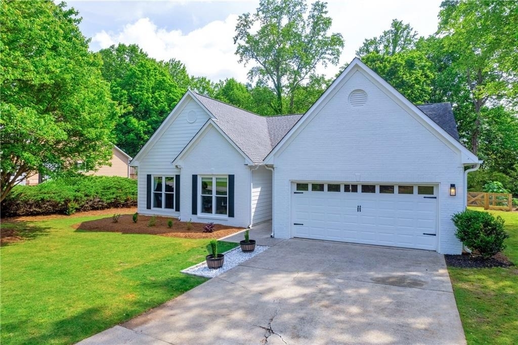 1525 Keystone Drive - Photo 0