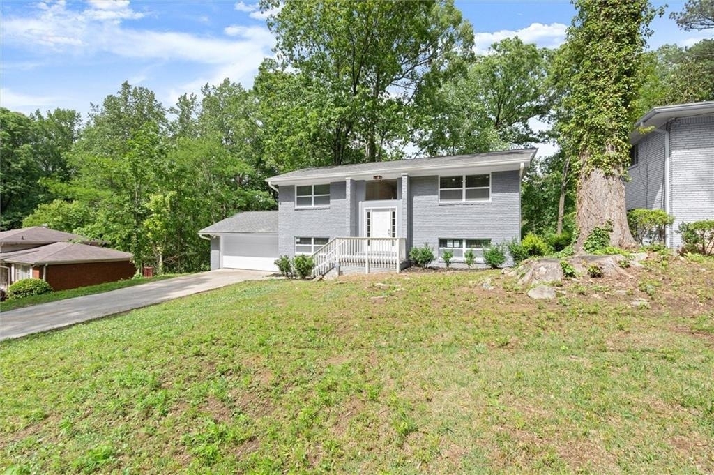 495 Larchmont Circle Nw - Photo 2