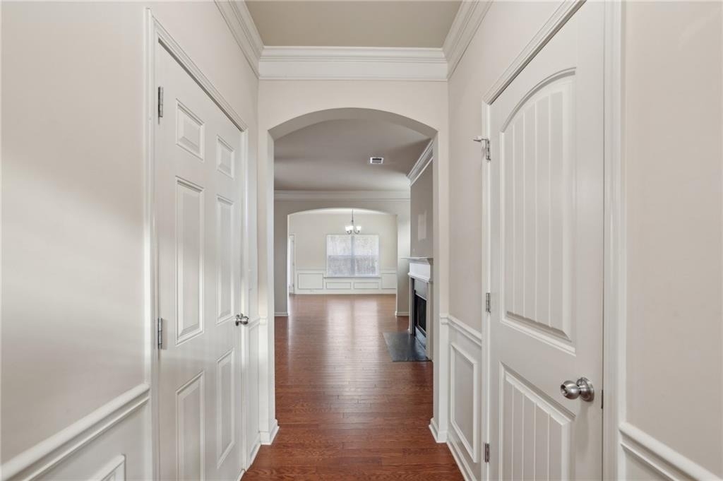 3145 Englewood Drive - Photo 2