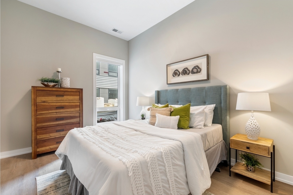 3217 N Clark Street - Photo 17