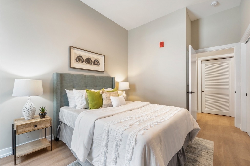 3217 N Clark Street - Photo 15