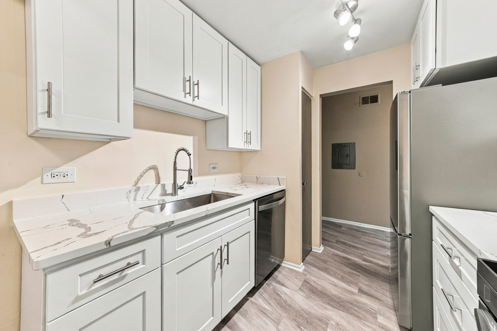 675 Grove Drive - Photo 14