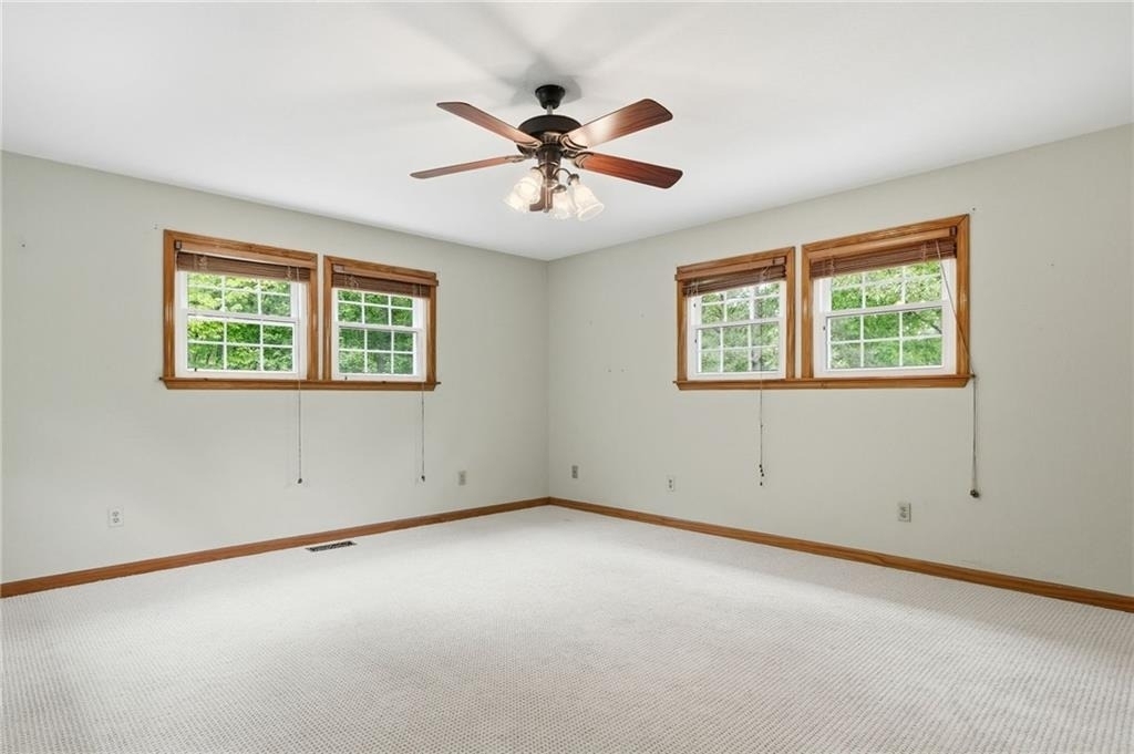 946 Laurel Circle - Photo 16