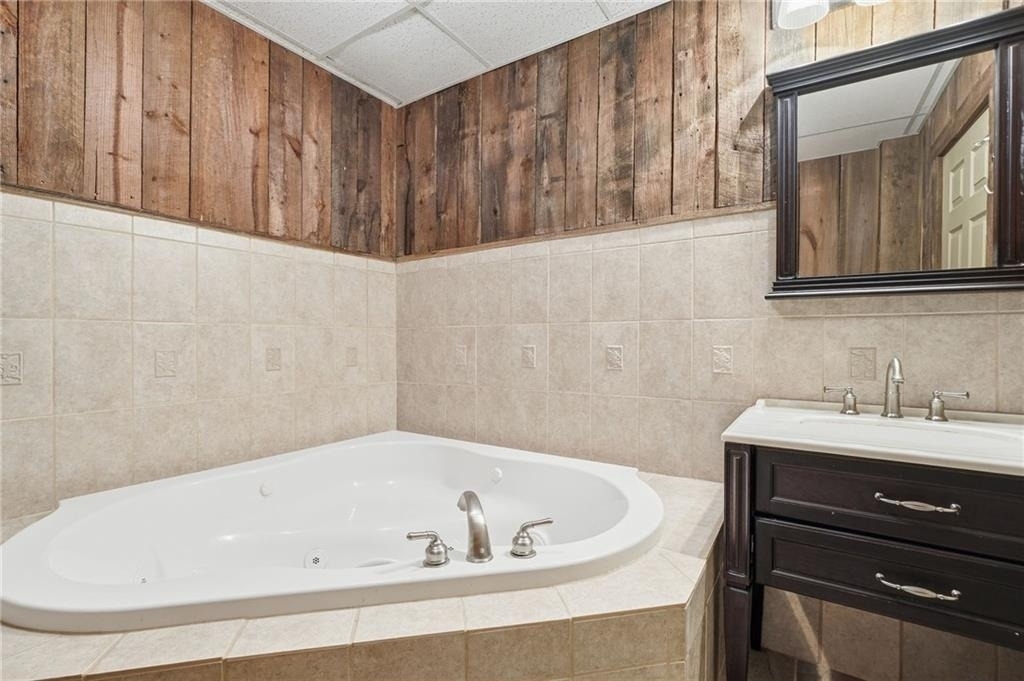 946 Laurel Circle - Photo 25