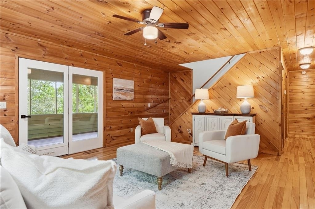 946 Laurel Circle - Photo 3