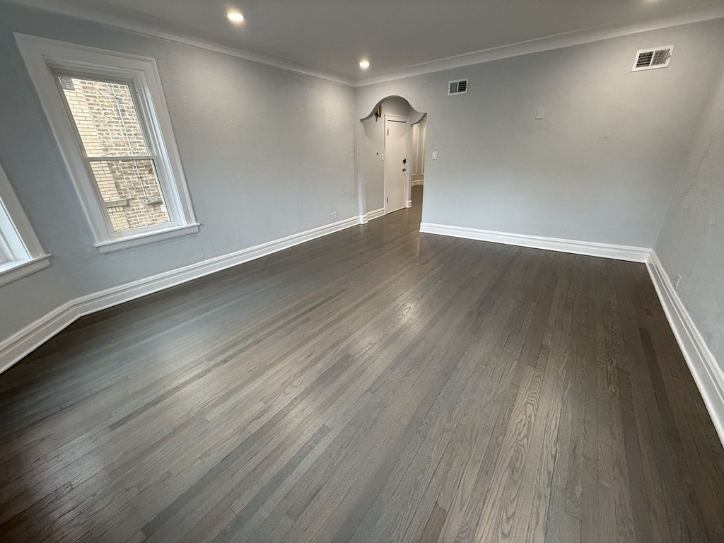 2827 W Lunt Avenue - Photo 5