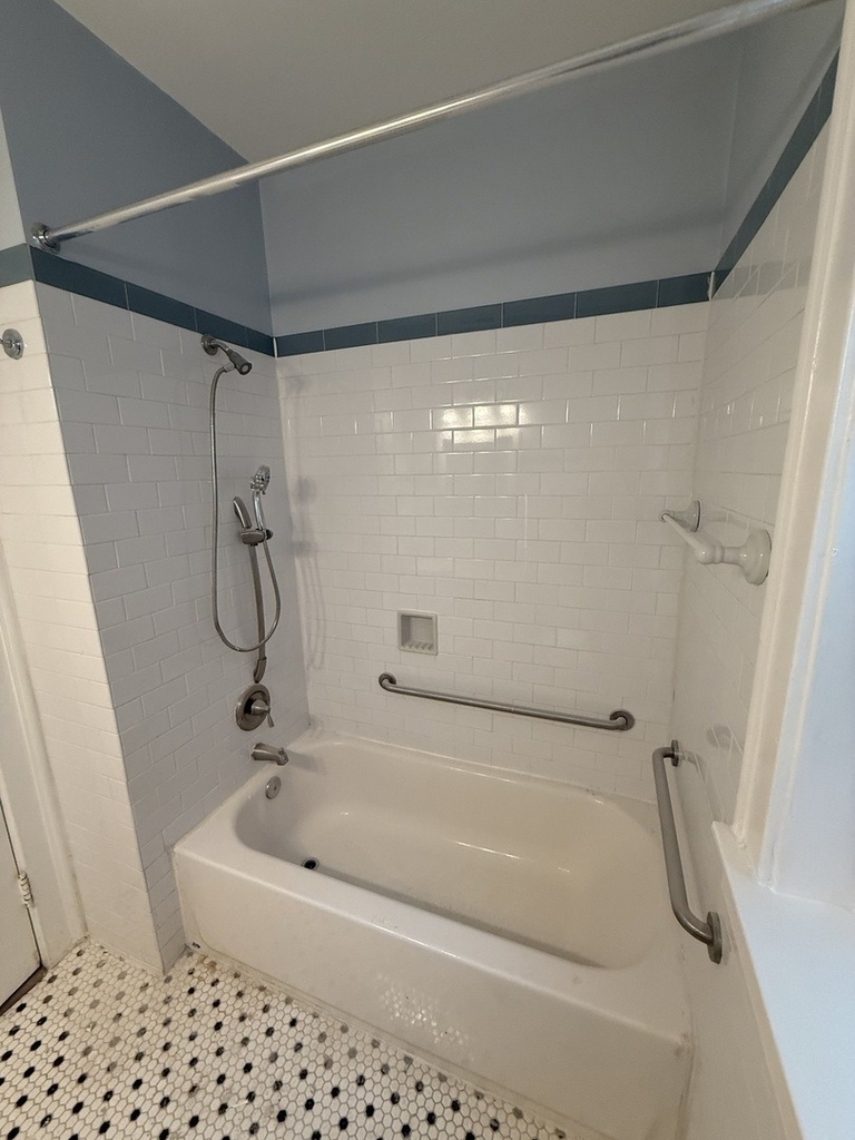 2827 W Lunt Avenue - Photo 10