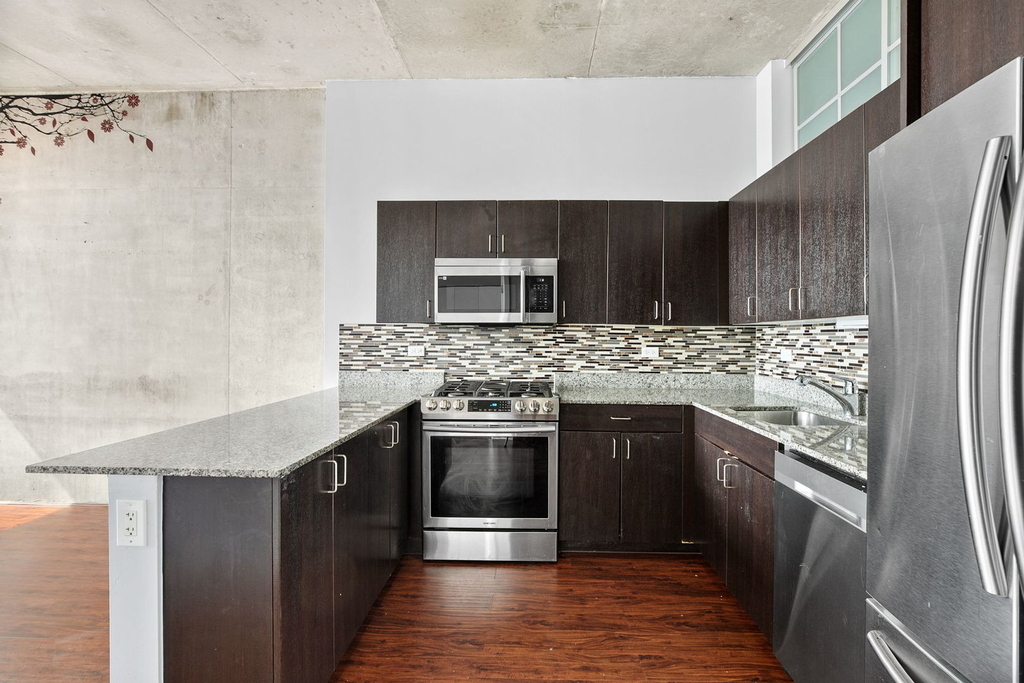 235 W Van Buren Street - Photo 7