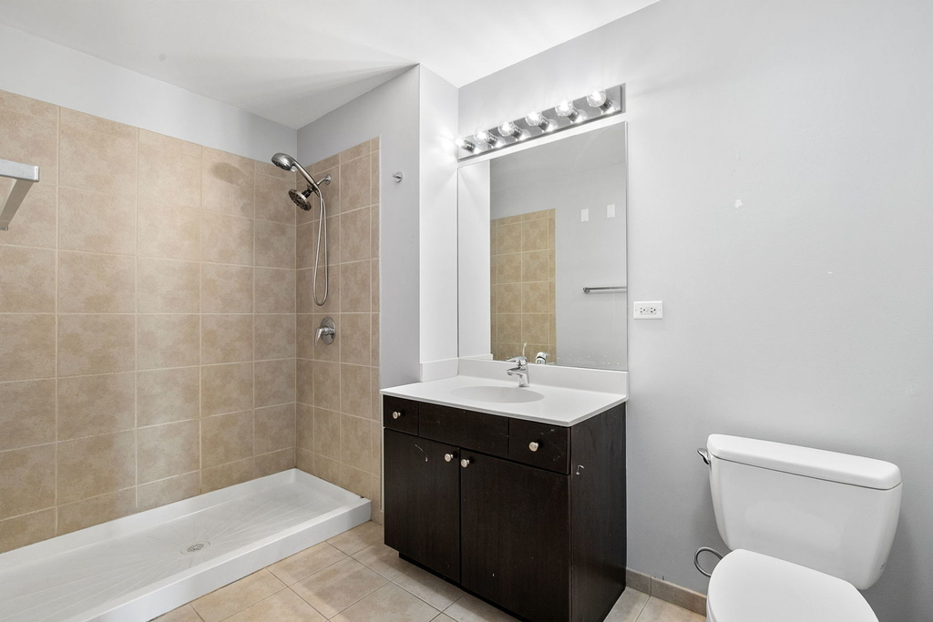 235 W Van Buren Street - Photo 24