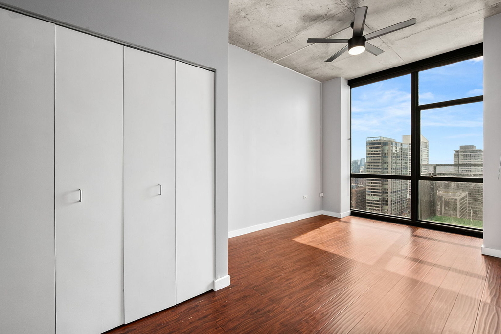 235 W Van Buren Street - Photo 15