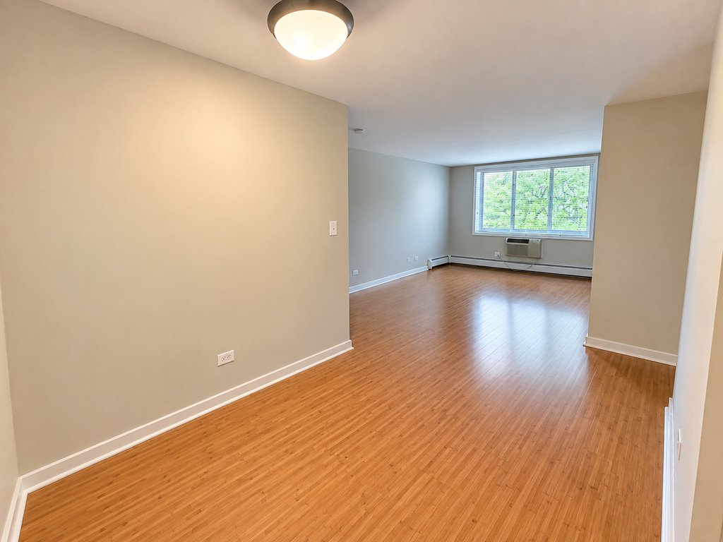 707 W Sheridan Road - Photo 4