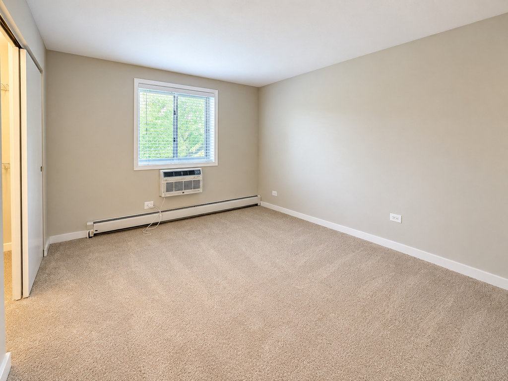 707 W Sheridan Road - Photo 7