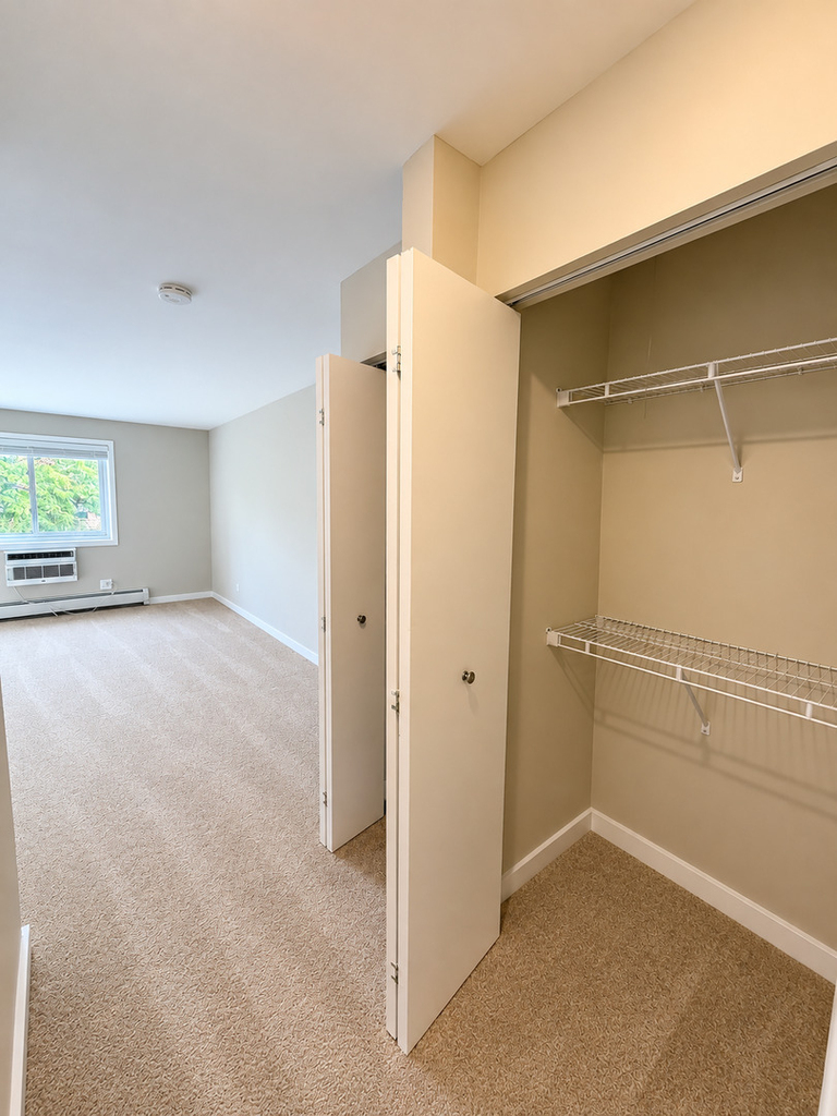 707 W Sheridan Road - Photo 13