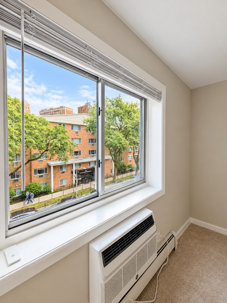 707 W Sheridan Road - Photo 11