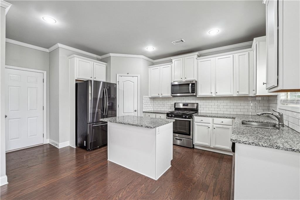 659 Lynnfield Drive - Photo 9