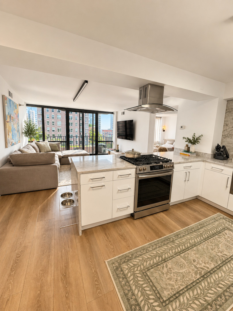 1309 N Wells Street - Photo 1