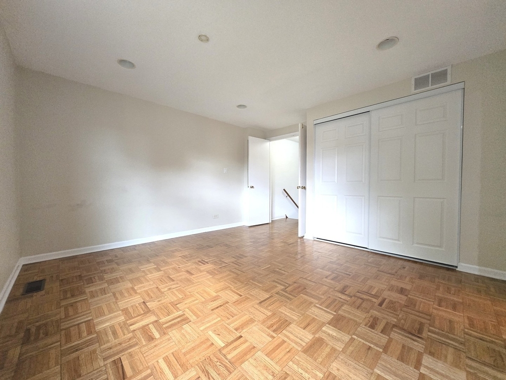 1912 Governors Lane - Photo 11