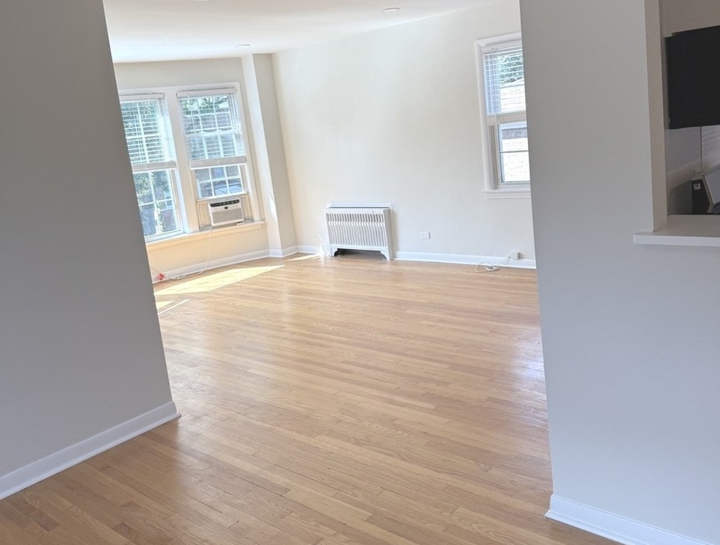 2718 W Balmoral Avenue - Photo 2