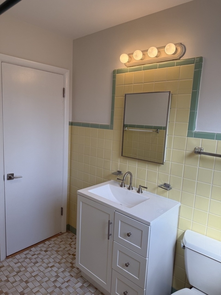 2718 W Balmoral Avenue - Photo 16