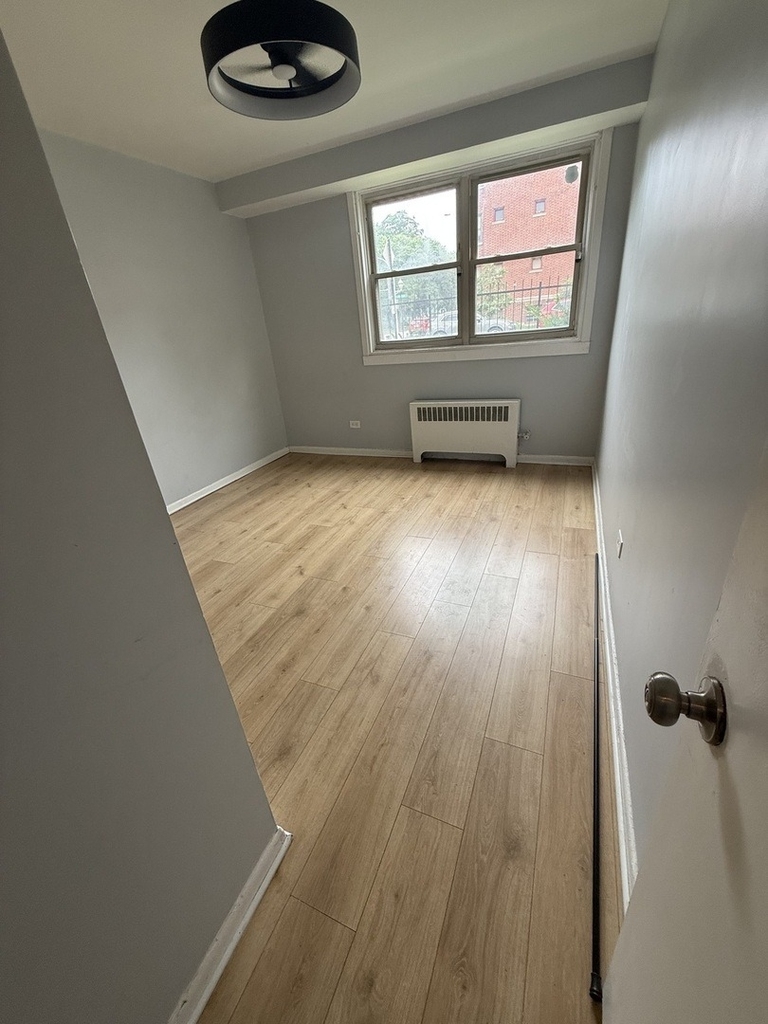 6700 S Paxton Avenue - Photo 2