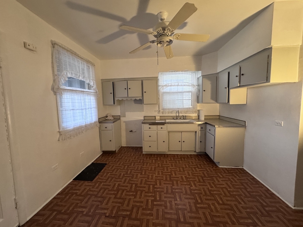 2454 W Diversey Avenue - Photo 5