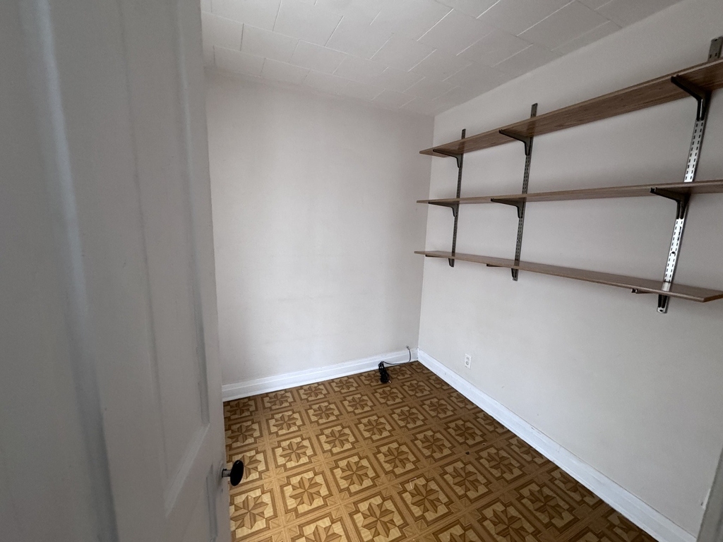2454 W Diversey Avenue - Photo 10
