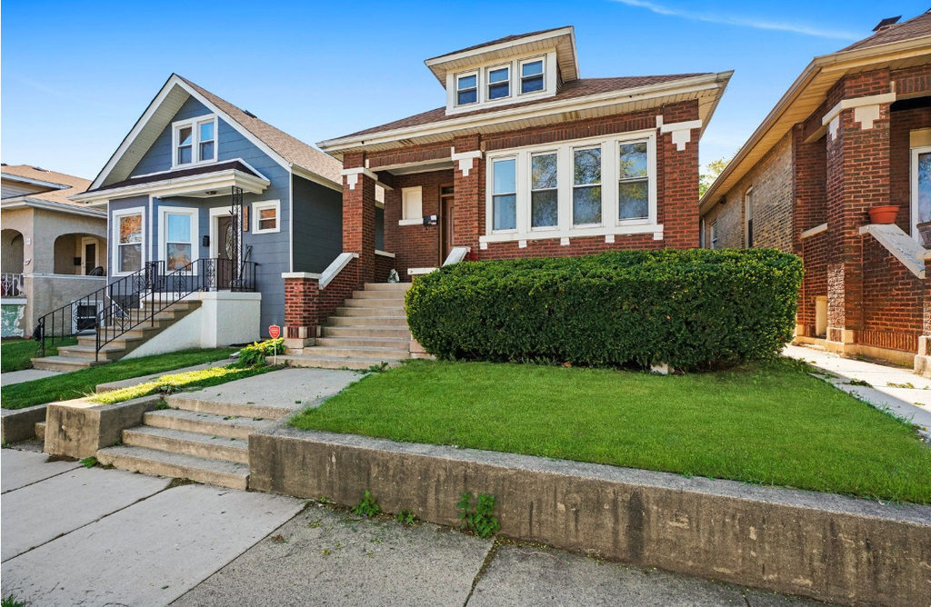1532 Lombard Avenue - Photo 1