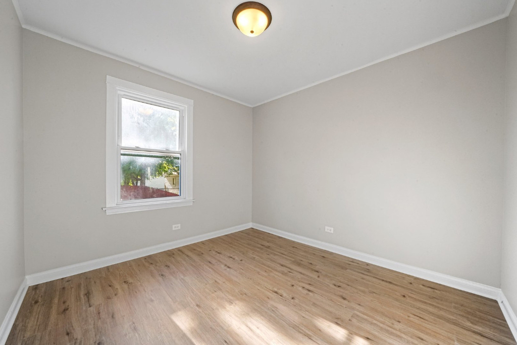1532 Lombard Avenue - Photo 11
