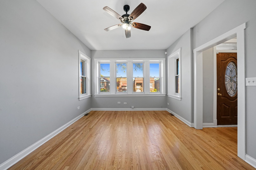 1532 Lombard Avenue - Photo 4